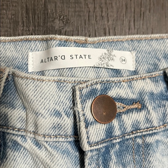 Altar’d State High Rise Distressed Straight Leg Jeans Size 24 - Picture 4 of 9